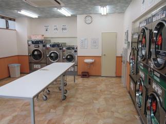 【洗濯機タイムセール実施中】マンマチャオ大倉山店（三和のクリーニングさん隣）　（綺麗・清潔・評判の店）