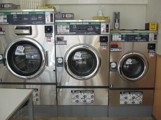 マンマチャオ横浜岡津町店（白百合団地入口交差点前･岡津バス停前）　（綺麗・清潔・評判の店）　